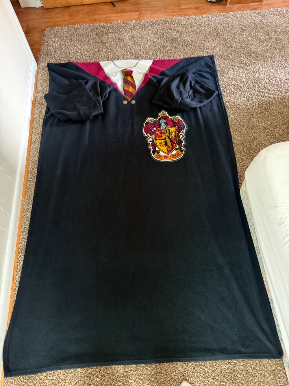 Harry Potter Robe / Throw Blanket / Snuggie - Black with Gryffindor Crest